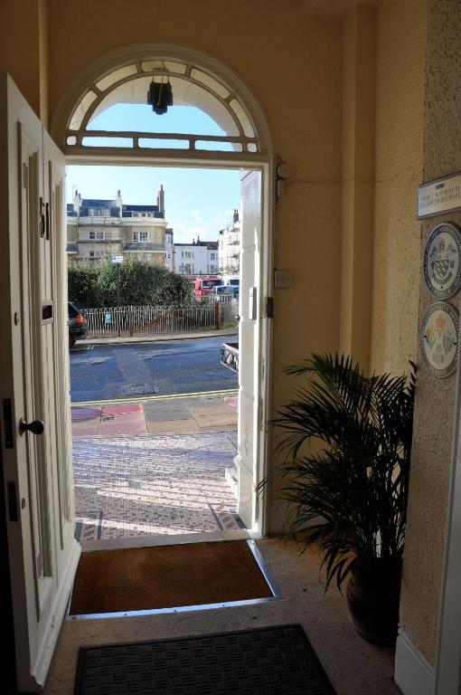 Adelaide House Guest house 2*