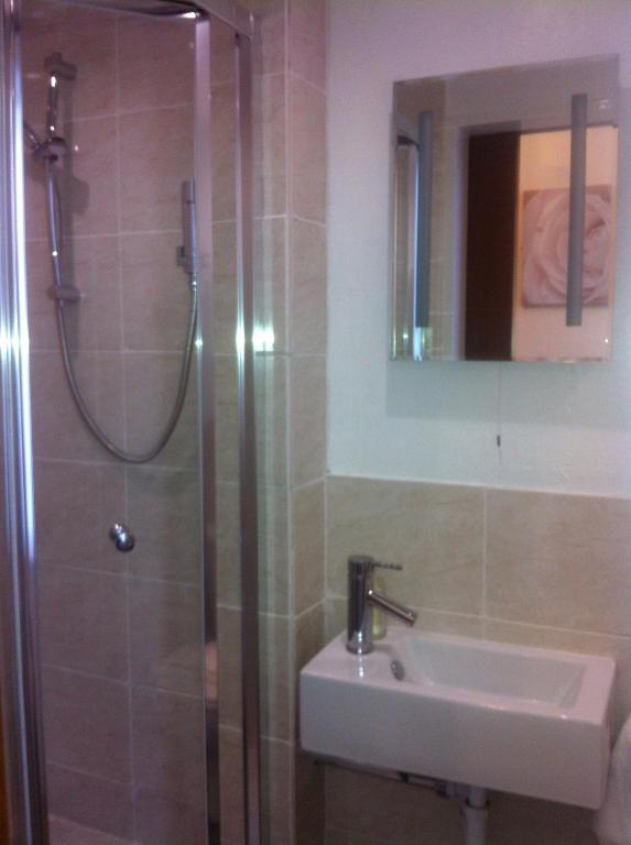 Adelaide House Guest house 2*